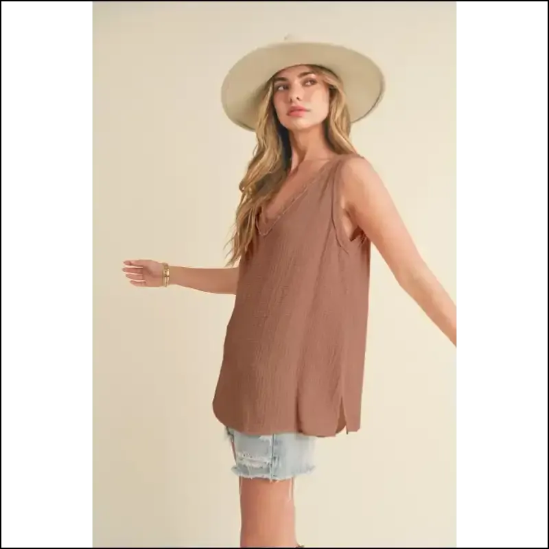 Aemi   Co Stylish V-Neck Wide Strap Tank