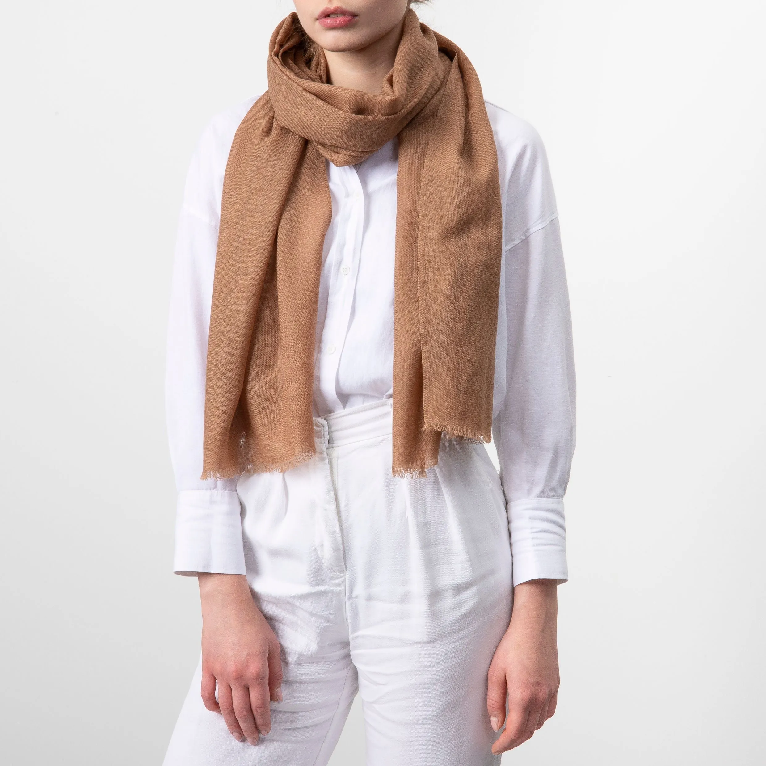 Cacharel CFG335Z-Long scraf Faustine Camel