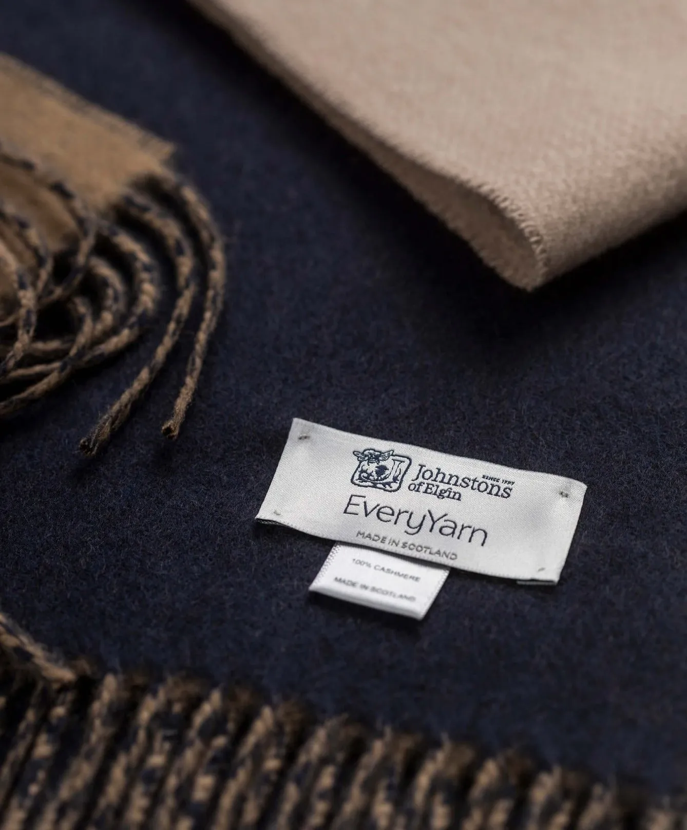 EveryYarn Reversible Cashmere Scarf | Navy & Beige
