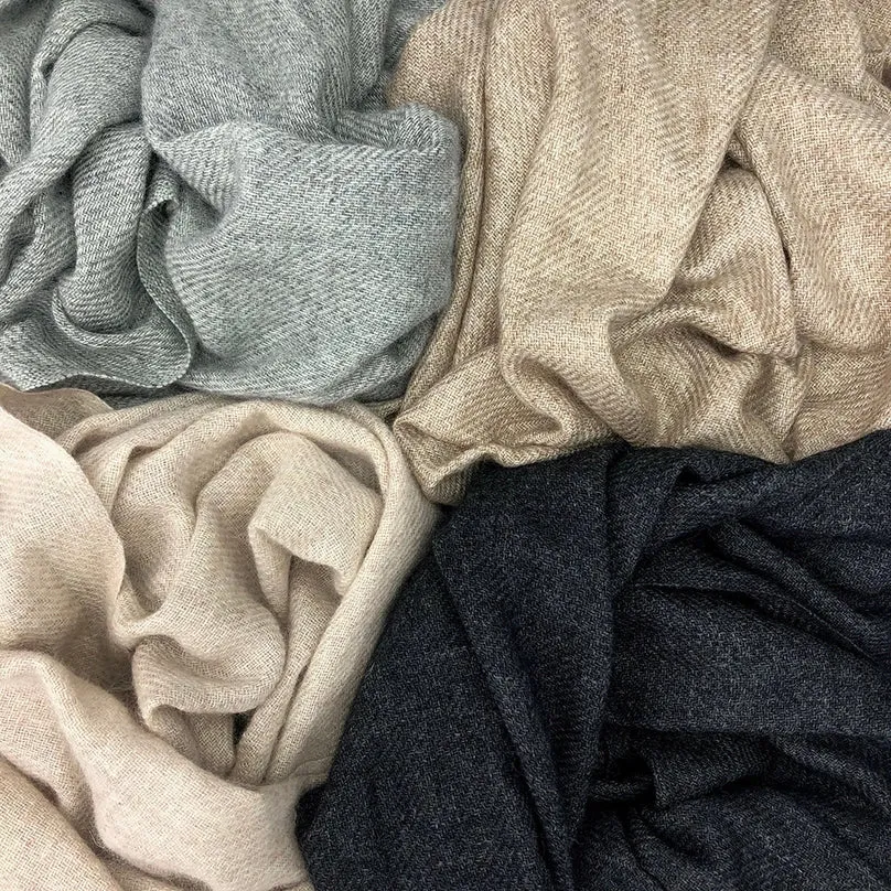 handloom cashmere scarf / latte