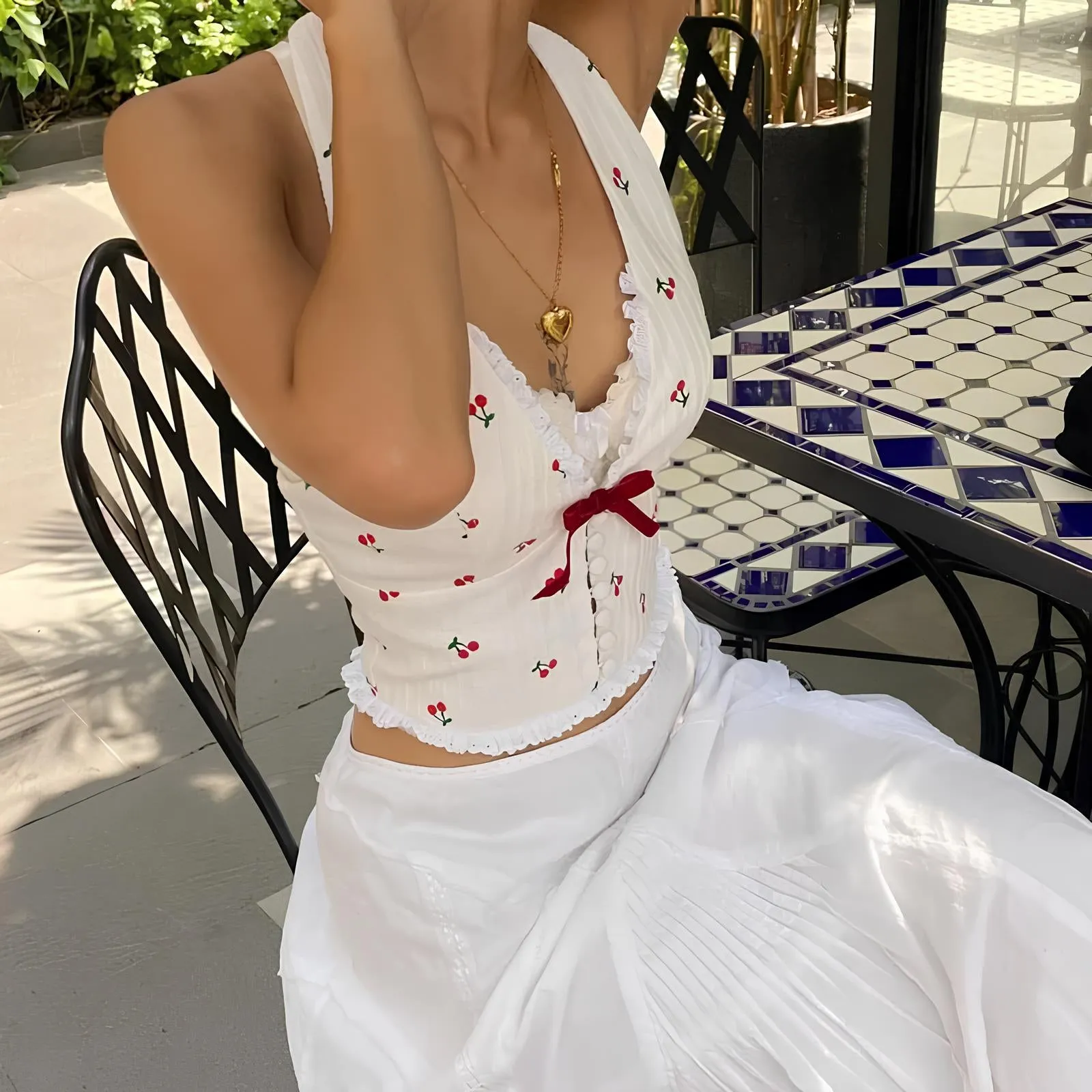 Korean Fashion Print Halter Camis – The Ultimate Summer Essential