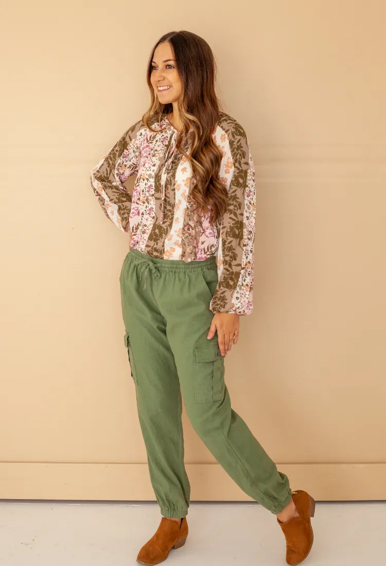 Linen Cargo Pants in Olive