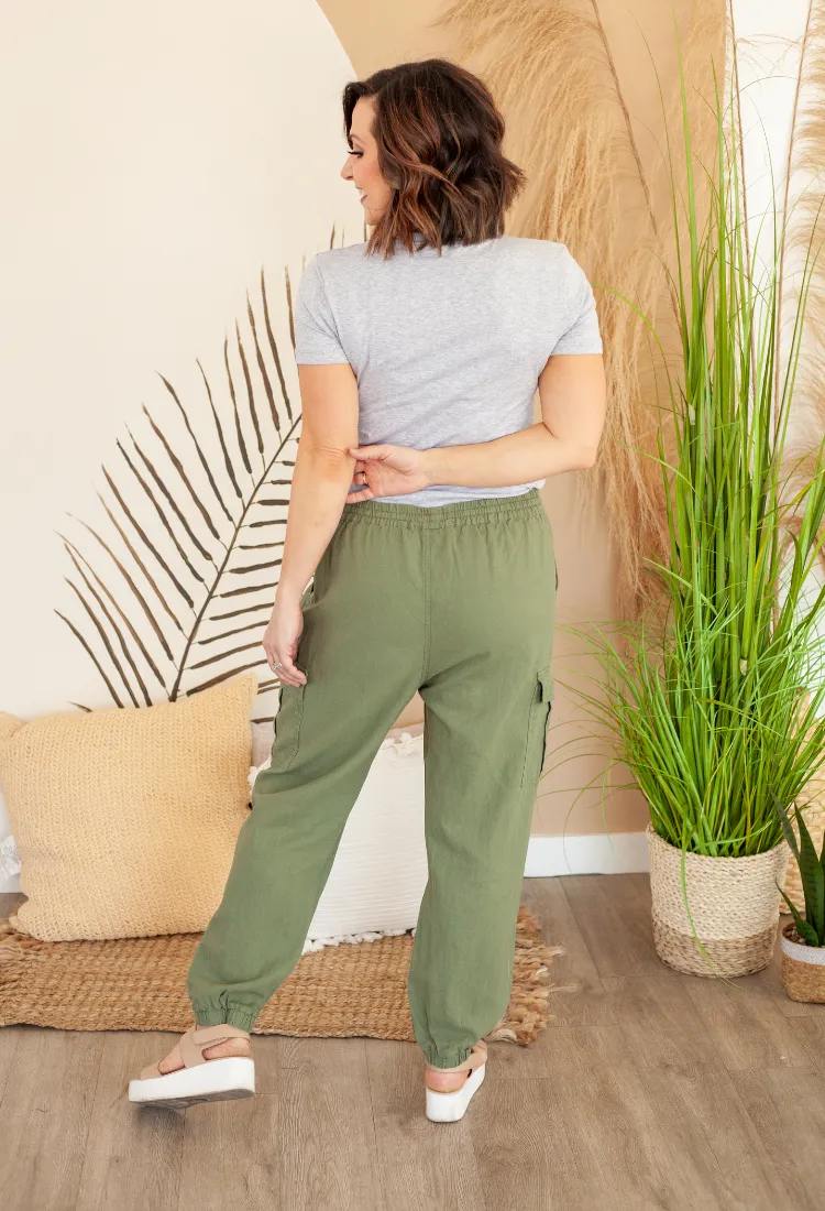 Linen Cargo Pants in Olive