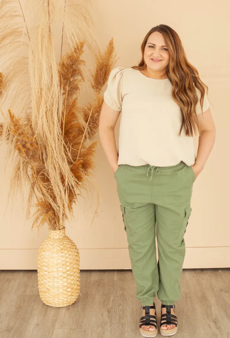 Linen Cargo Pants in Olive