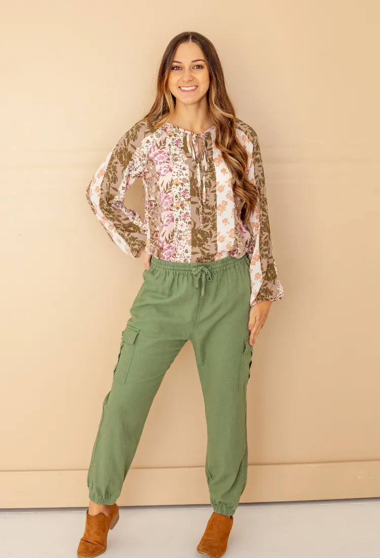 Linen Cargo Pants in Olive