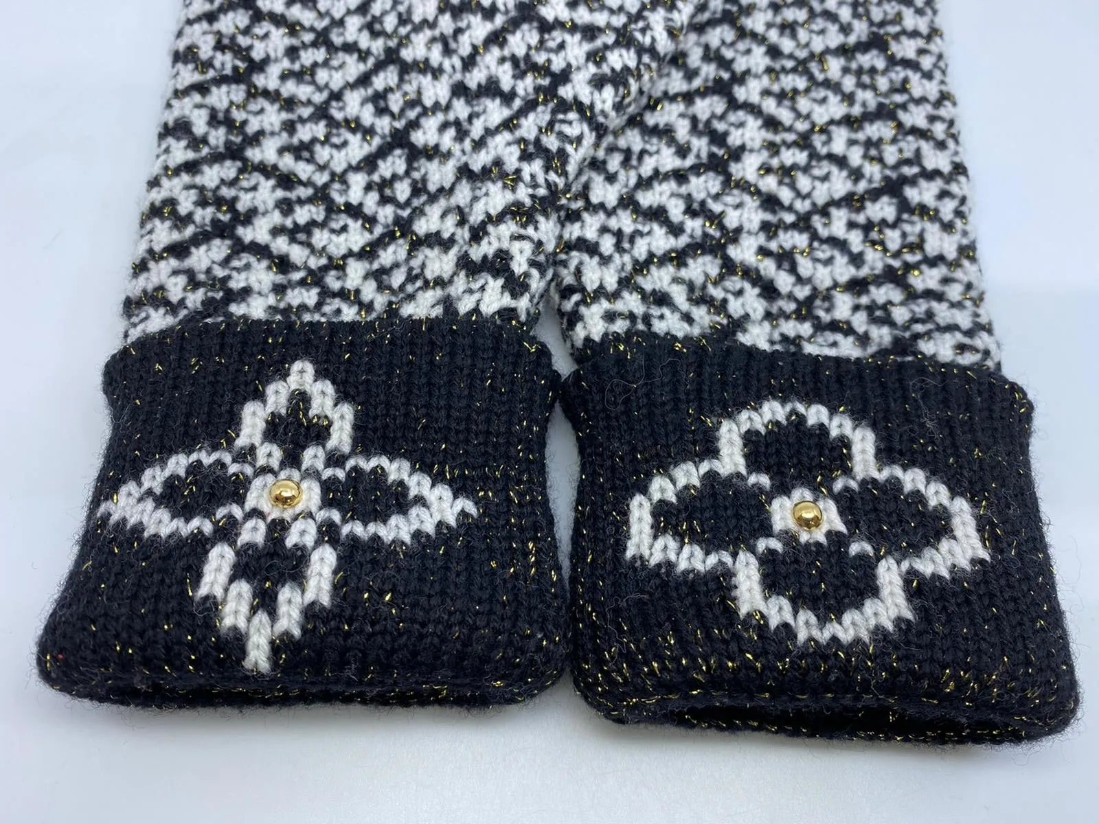Miss LV Mittens
