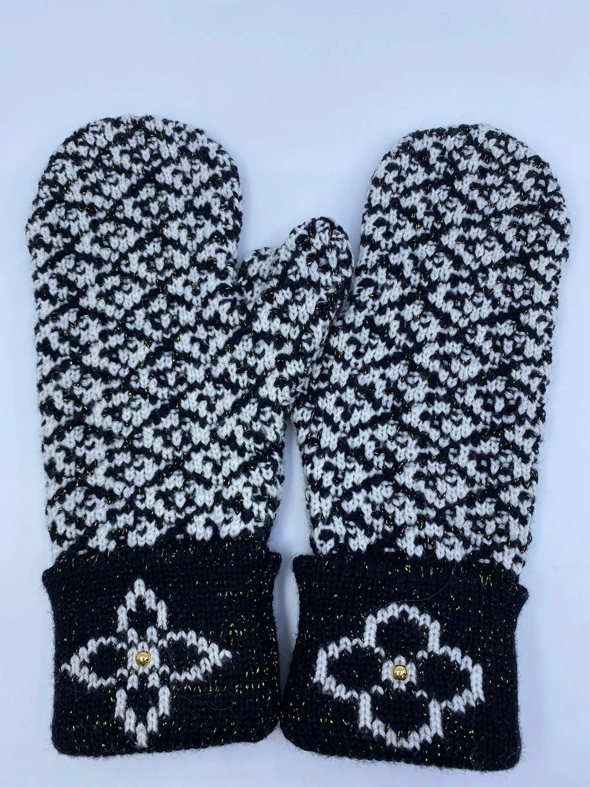 Miss LV Mittens