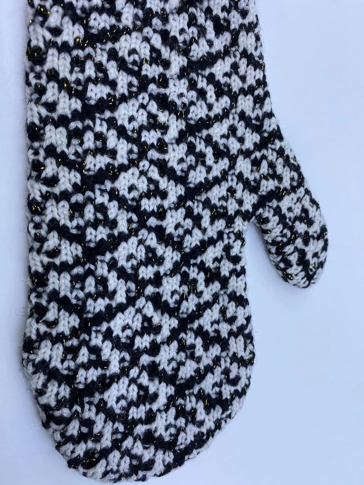Miss LV Mittens