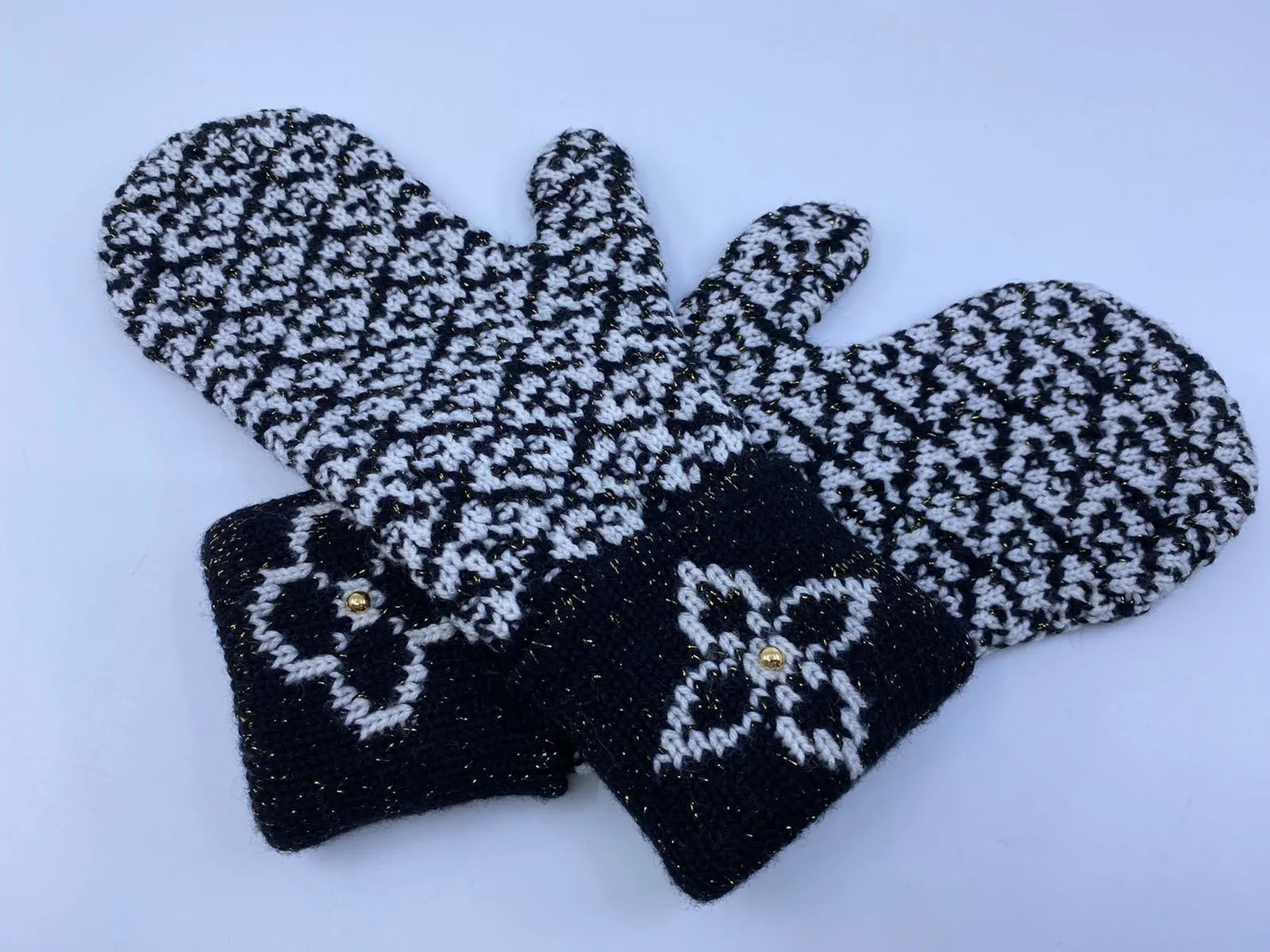 Miss LV Mittens