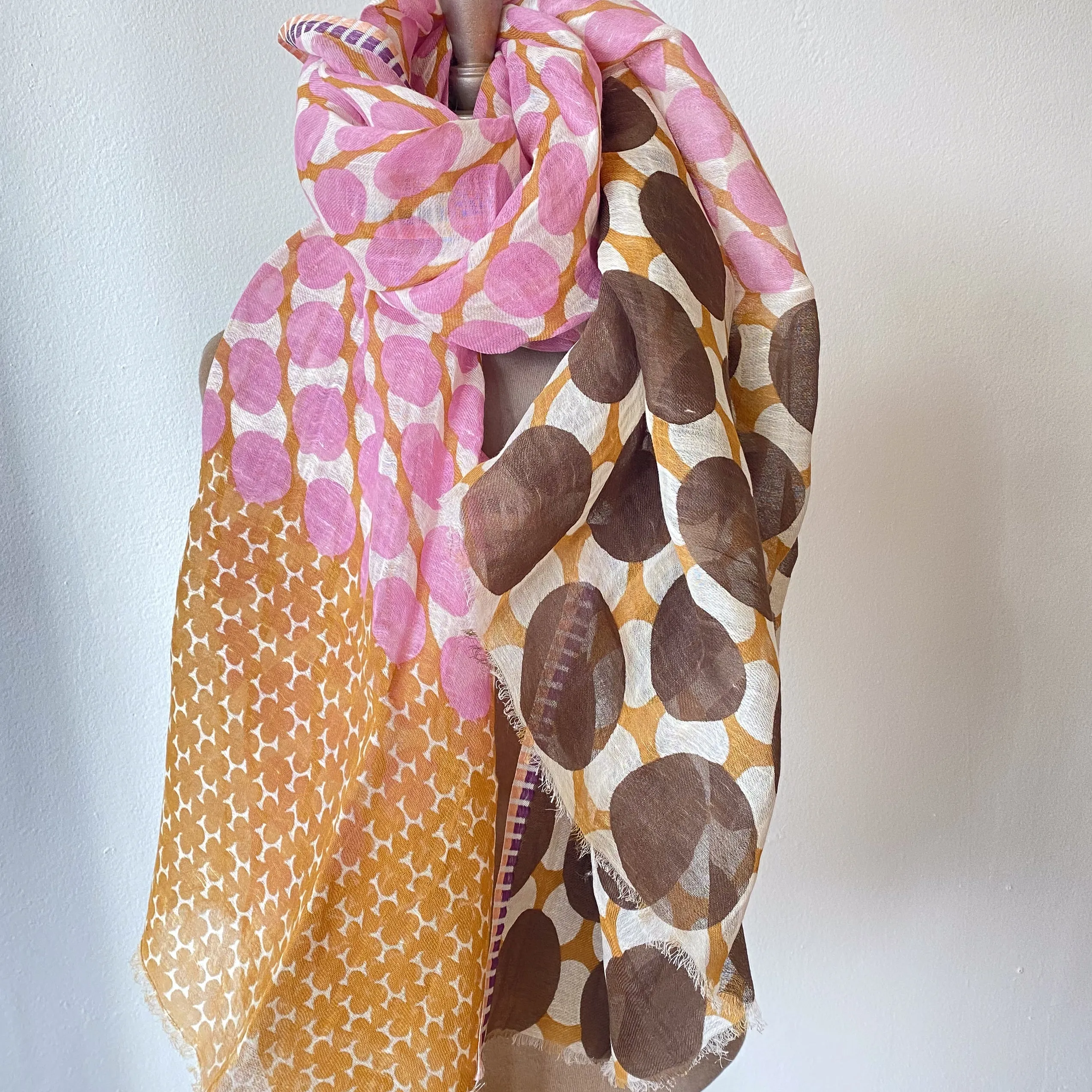 Épice Linen & Cotton Circles Scarf/Stole (pink/wheat)