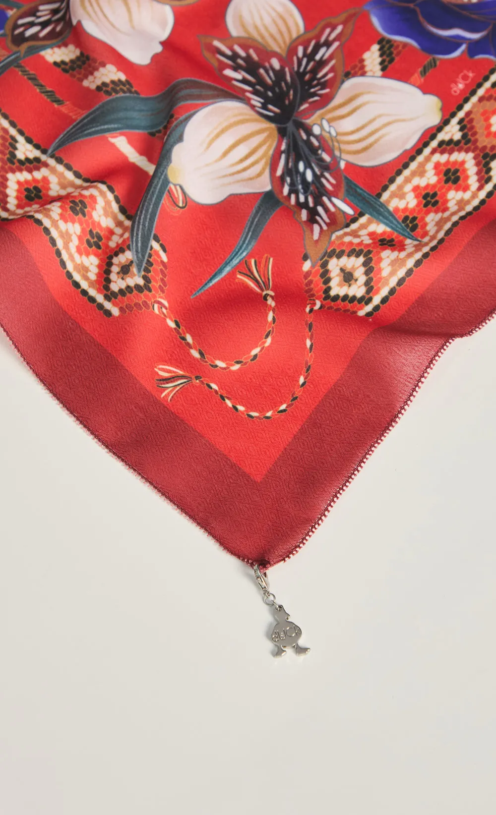 The Friendship dUCk Voile Shawl in Heart