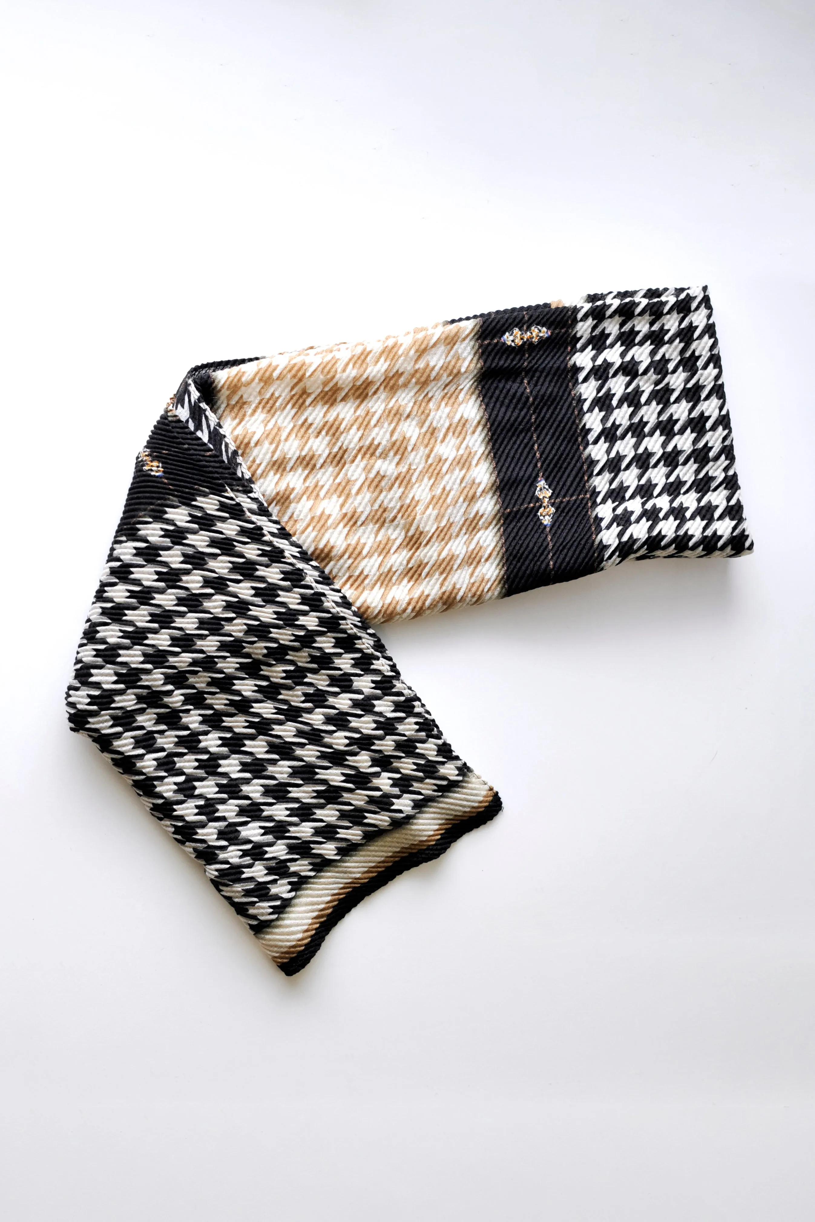 UNA SCARF