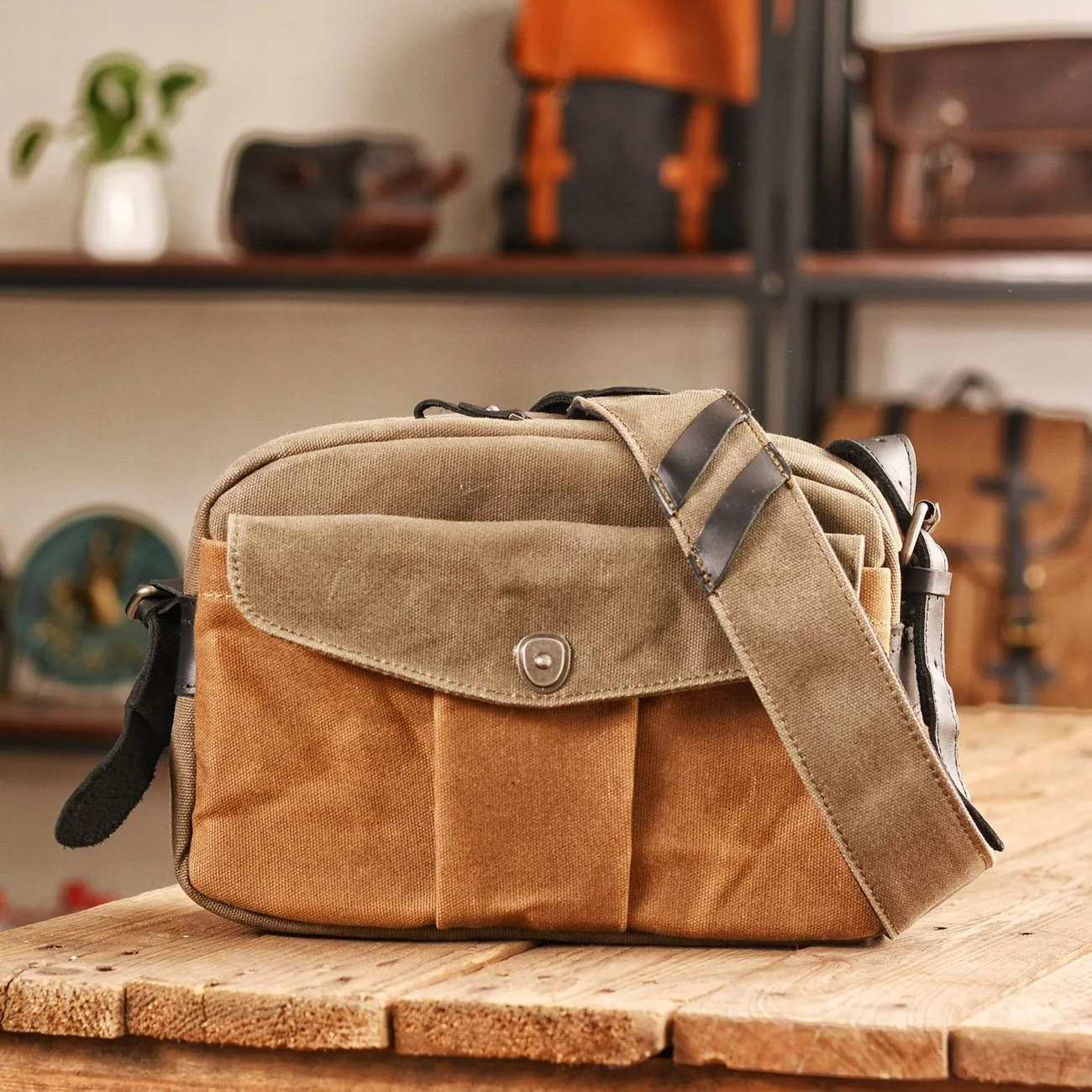 Unique Retro Vintage Camera Shoulder Bag
