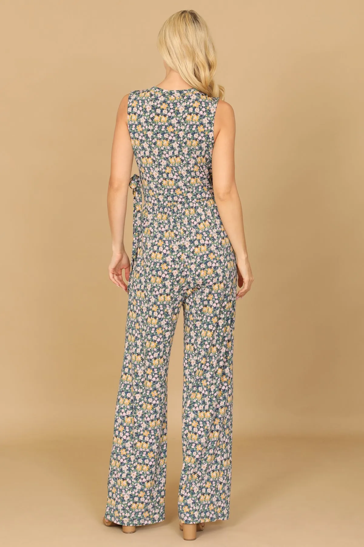 V-NECK SLEEVLESS FLORAL JUMPSUIT