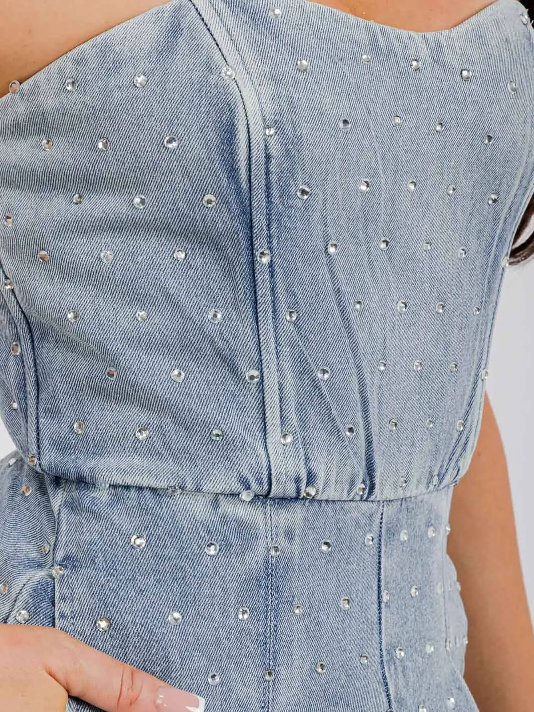WOMEN'S SLEEVELESS FRONT POCKETS WIDE LEG STUDS DETAILED DENIM JUMPSUIT